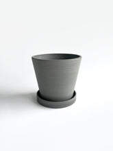 Load image into Gallery viewer, Zenpots 14cm Pot with Catch Plate
